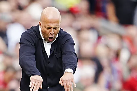 Mercato Liverpool : une cible défensive disponible pour 100 M€