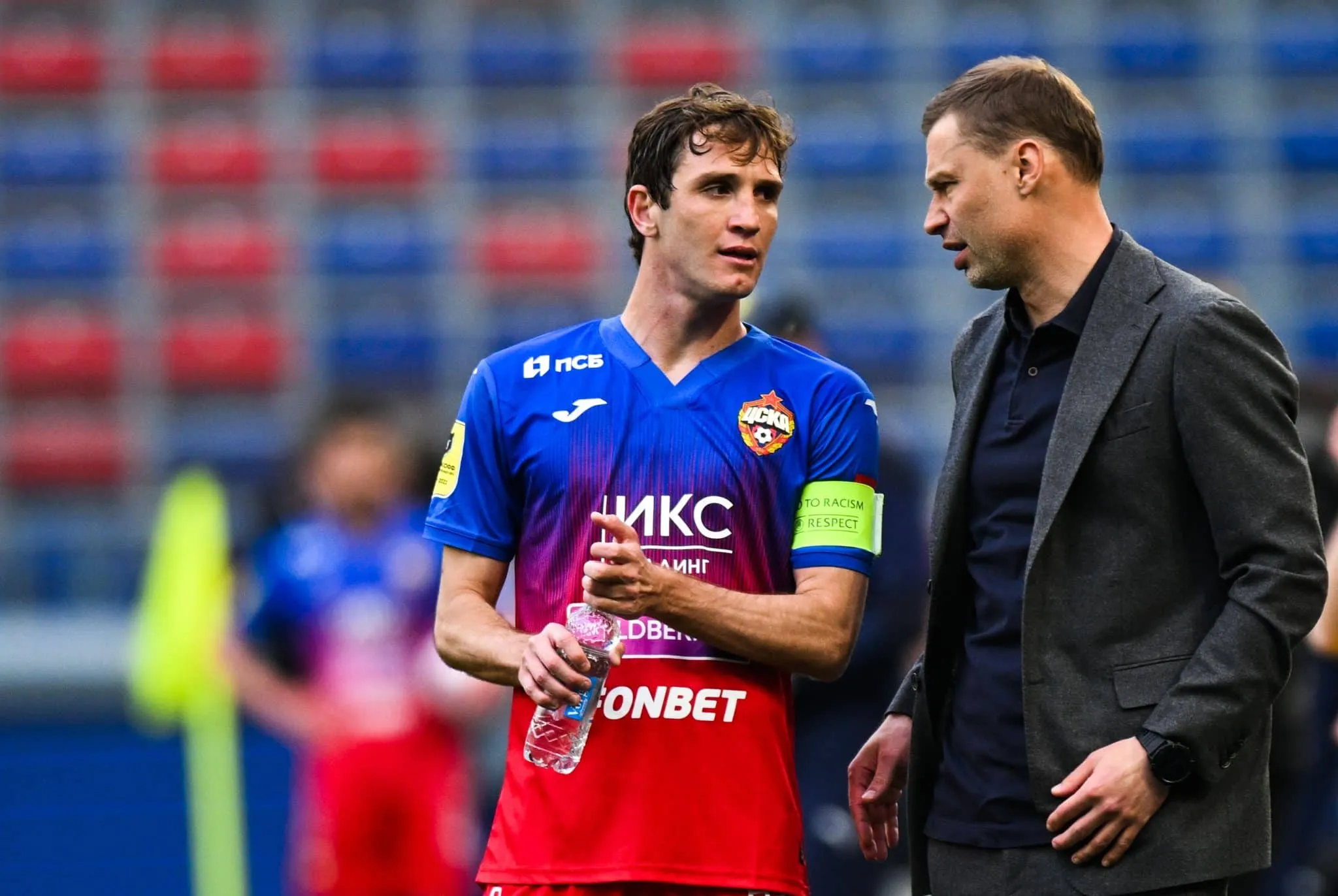 Vers quelle équipe nationale le latéral Mario Fernandes s’est-il tourné en 2017, après avoir connu une sélection avec le Brésil en 2014 ?