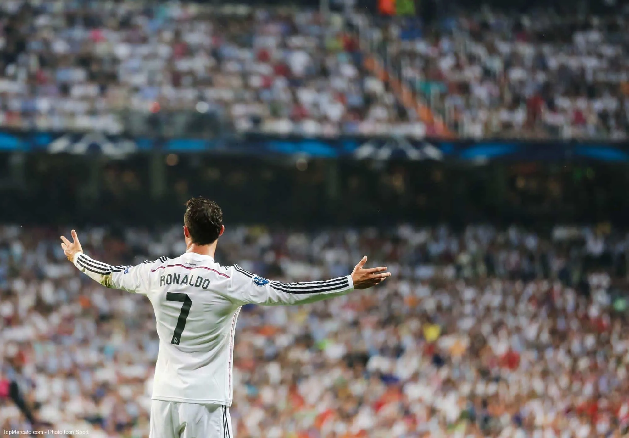 Combien de buts Cristiano Ronaldo a-t-il inscrit lors de sa meilleure saison en club dans le domaine, en 2014-2015 ?