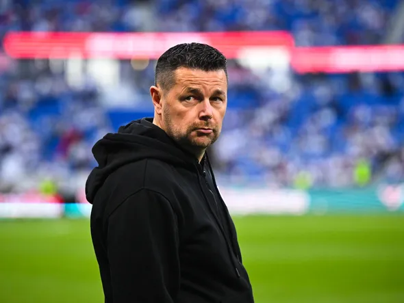 Mercato – “J’aurais changé ma communication”, Pierre Sage amer sur son départ surprise de Lens