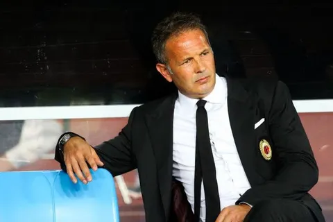 Mihajlovic et le Milan AC humiliés, MU a manqué un tournant, la claque infligée à Dortmund… Les Flops du week-end