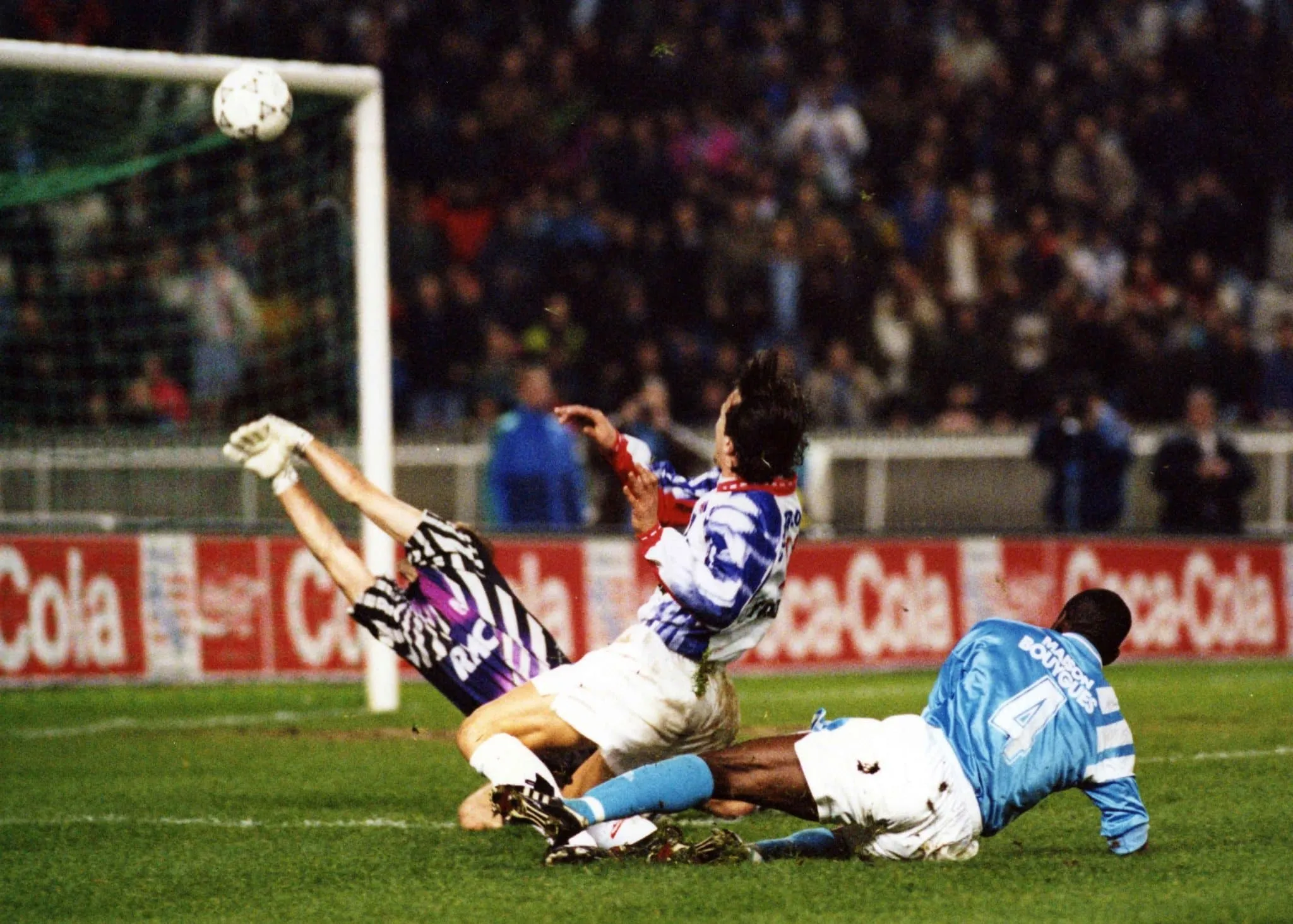 Laquelle de ces propositions sur un PSG 0-1 OM particulièrement engagé, en 1992, est FAUSSE ?