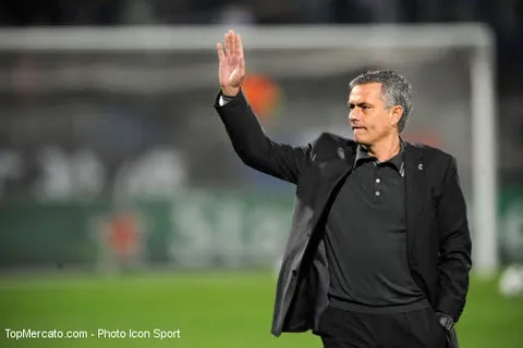 Chelsea : les supporters votent pour Mourinho