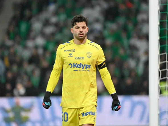 Mercato ASSE : Mamour Ndiaye arrive contre 1,5 M€… Gautier Larsonneur en danger dans les buts ?