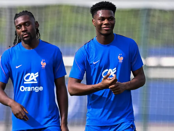 Chelsea : “c’est le remplaçant idéal si Enzo part”… Glen Johnson réclame la signature de la sensation française Manu Koné au mercato