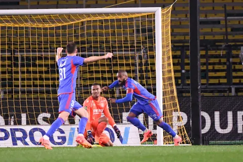 Nantes-OL : Lacazette lâche sa réponse à Kombouaré