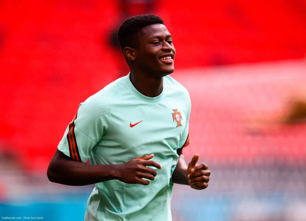 Nuno Mendes, Portugal