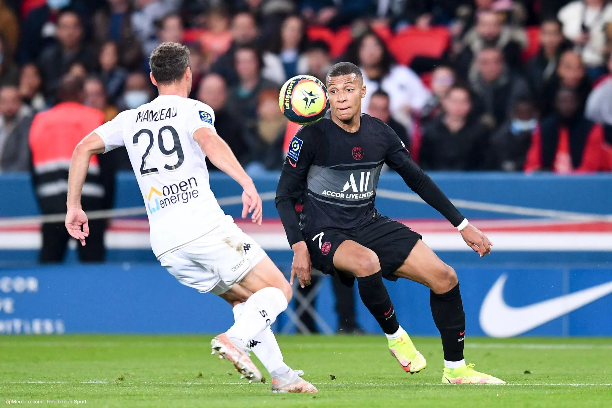 Kylian Mbappé et Vincent Manceau, match PSG Paris Saint-Germain-SCO Angers
