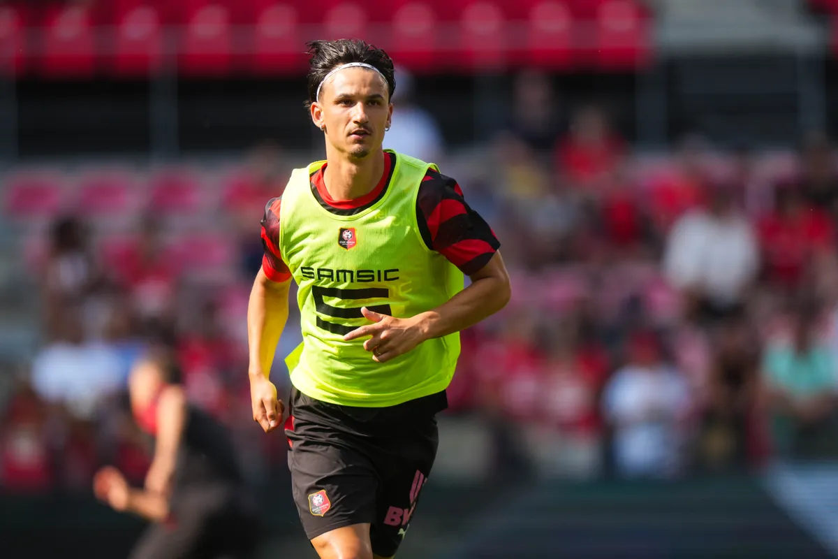 Rennes : “Il n’y a pas de discussions”, Esteban Lepaul retenu cet été… avant un transfert record au mercato 2027 ?