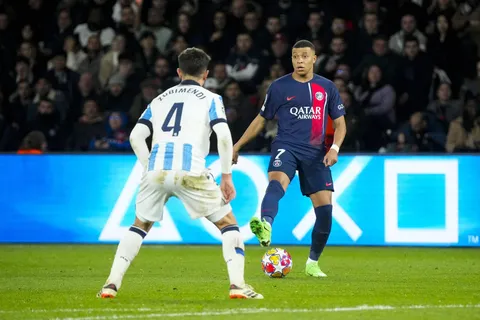 Le PSG “pas à l’abri d’un retournement de situation” juge Rothen