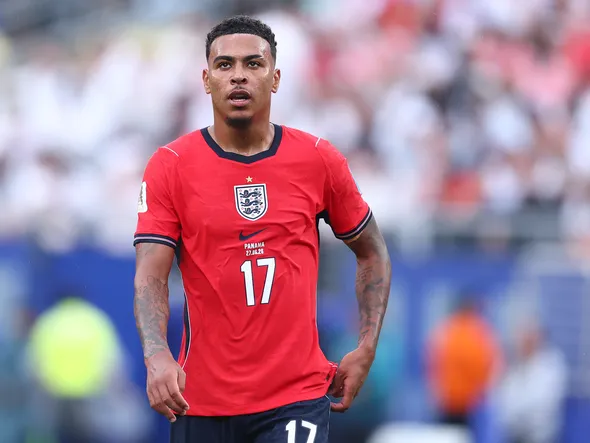 Mercato – Arsenal prend une décision étonnante après la douche froide avec Morgan Rogers