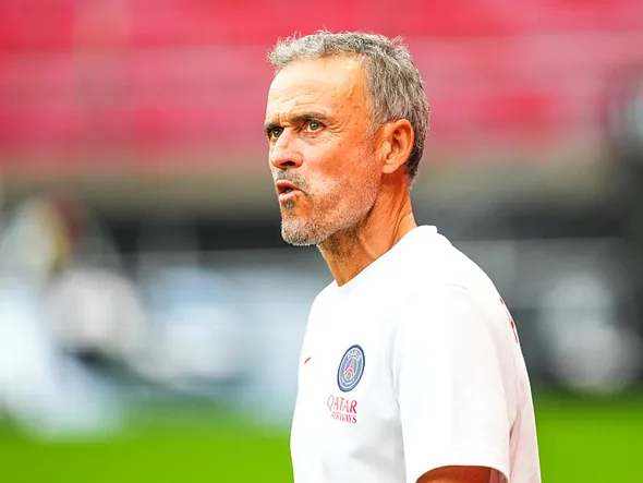 PSG : “c’est incroyable qu’il joue déjà comme ça”, Luis Enrique défend son jeune chouchou décrié
