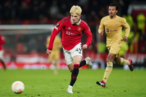 Un joueur de Man Utd allume le Barça et Pedri