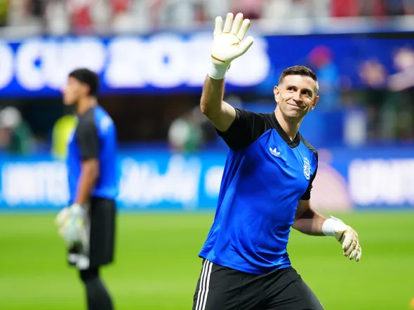 Mercato Chelsea : le transfert d’Emiliano Martinez pourrait causer des problèmes à deux Blues