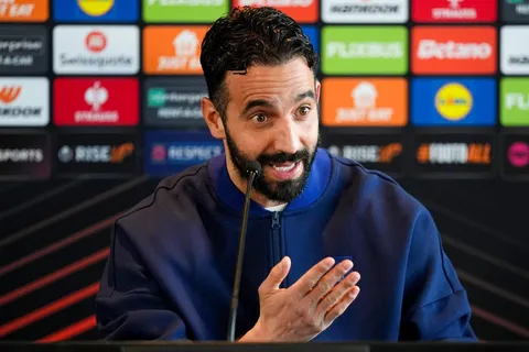 Mercato Manchester United : un Fennec de Ligue des champions soumet sa candidature