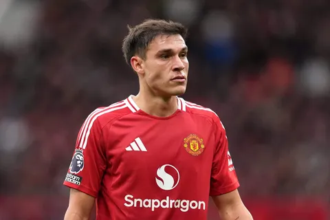 Manchester United : les premiers pas difficiles de Manuel Ugarte