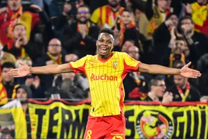 Mercato Lens : après Chelsea et Manchester United, un 3e cador entre en lice pour Mamadou Sangaré