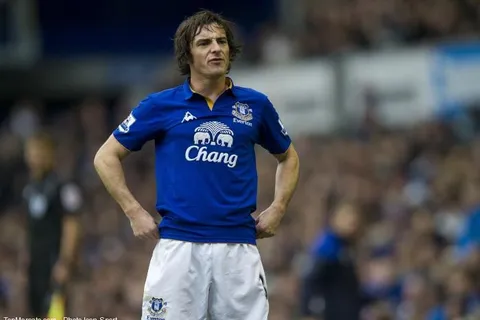 Baines, A. Sandro… Un autre concurrent pour Evra ?