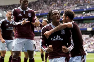 “Une superstar en devenir” : le Barça et le Bayern déjà impressionnés par la recrue phare du mercato d’Aston Villa