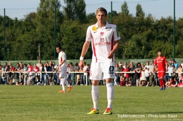 Officiel : Nolan Roux signe au LOSC