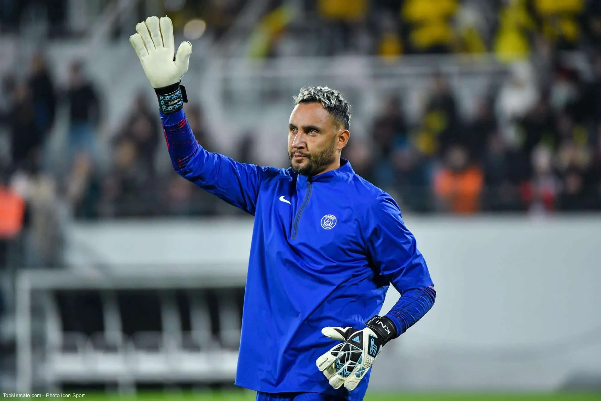 Quel joueur du PSG, initialement prêté cette saison, a été vendu cet hiver pour que Keylor Navas puisse quitter Paris en prêt, pour rejoindre Nottingham Forest ?