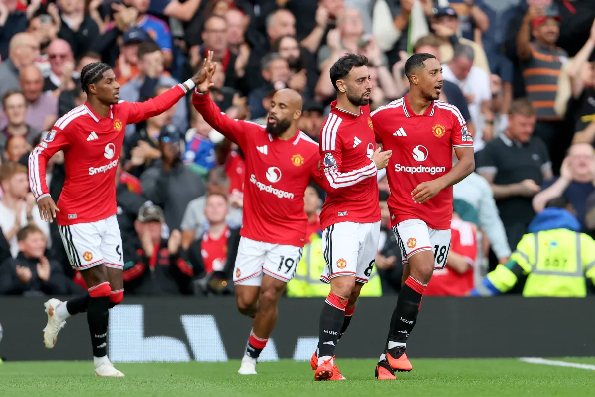 Bruno Fernandes, Youri Tielemans, Manchester United