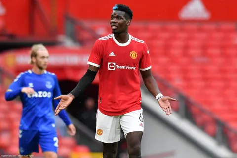 Mercato - Man Utd : Pogba évoque son avenir et encense CR7