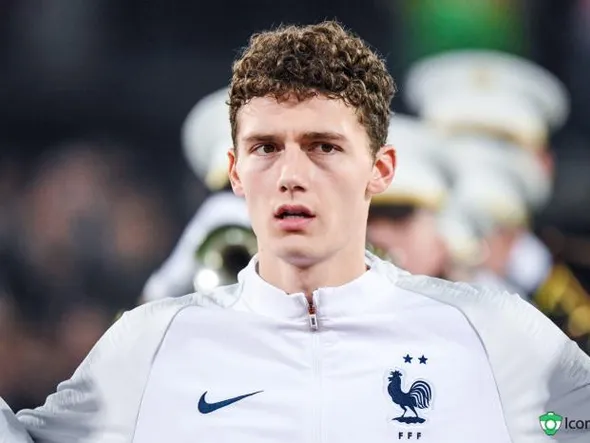 Equipe de France : Romain Molina balance sur le cas Pavard !