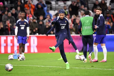 Equipe de France : l’accueil du Vélodrome pour Mbappé