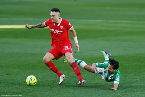 Mercato - FC Séville : un cador de Premier League penserait à Ocampos