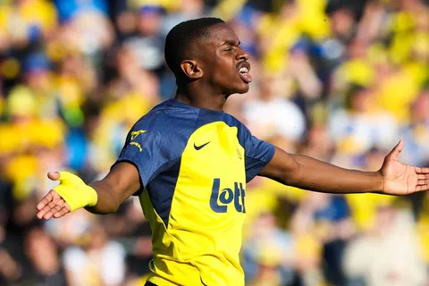 Mercato OL : une menace en Premier League pour Noah Sadiki