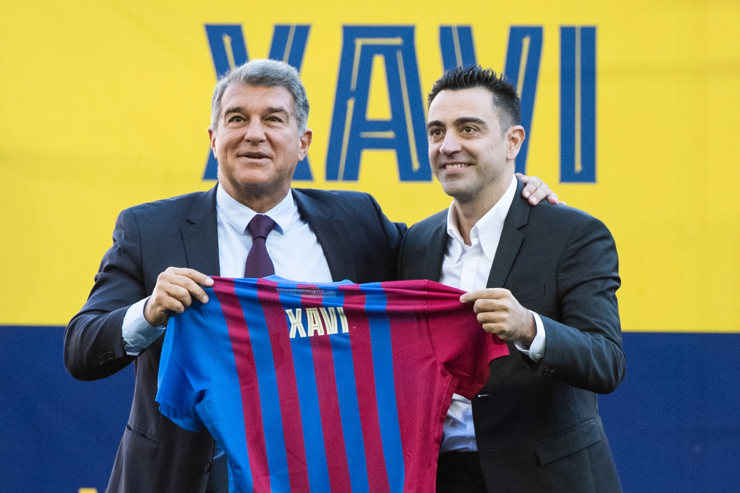 Xavi, Joan Laporta, FC Barcelone