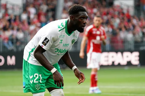 Mercato ASSE : un prétendant renonce à Dylan Batubinsika