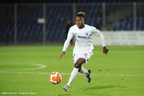 Maxwell Cornet, un espoir chez les Gones (Officiel)