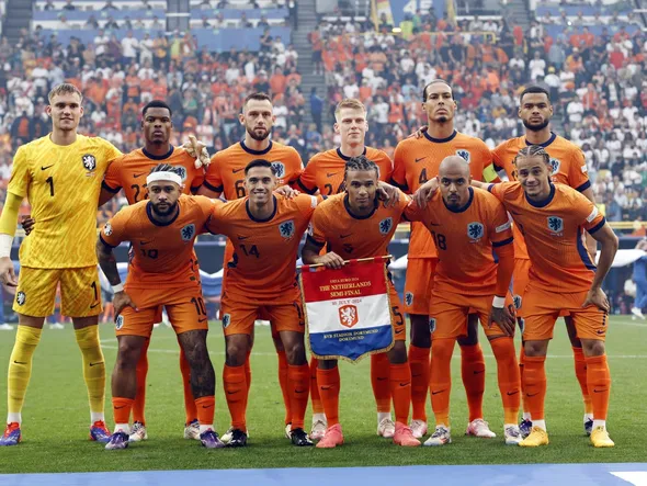Pays-Bas – Angleterre : un cadre des Oranje allume l’arbitrage !