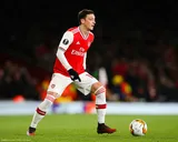 Arsenal : Di Caprio allume les Gunners, la réponse cash de Mesut Özil !