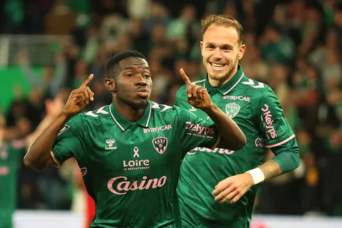 Mercato ASSE : discussions en cours pour prolonger un homme fort du début de saison