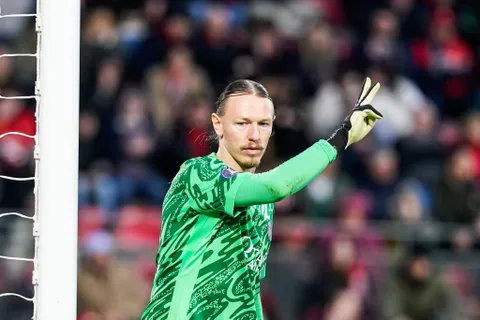 Mercato PSG : 2 destinations prêtes à voler à la rescousse de Safonov
