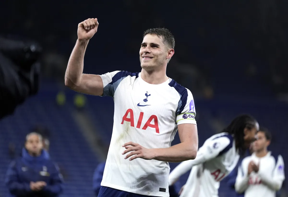 Micky Van de Ven Tottenham