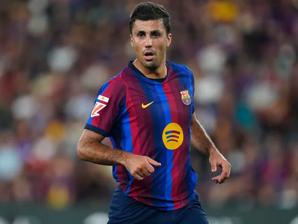 Barça : l’arrivée de Rodri fait déjà une victime dans le onze de Hansi Flick