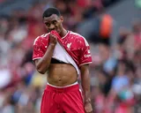 Gravenberch en difficulté : Liverpool se lance dans un ambitieux dossier mercato à 100 M€… en concurrence avec le PSG ?