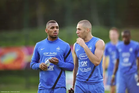 Mercato - Un ancien international français se propose à l’OM et à l’OL !