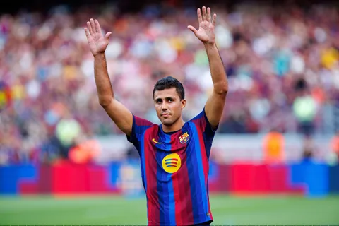 “C’est pour ça que Rodri est là” : Flick critique son Barça et explique comment sa recrue phare du mercato va résoudre le problème de l’équipe