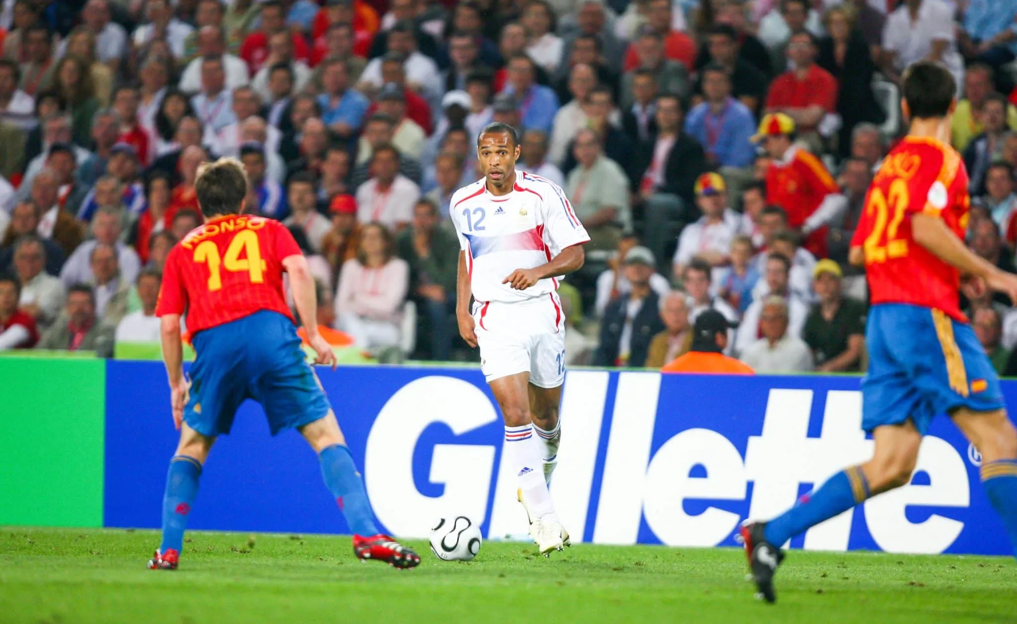 Alors que la France va jouer l’Espagne en finale des JO 2024, laquelle de ces propositions sur Thierry Henry avec les Bleus contre la Roja est FAUSSE ?
