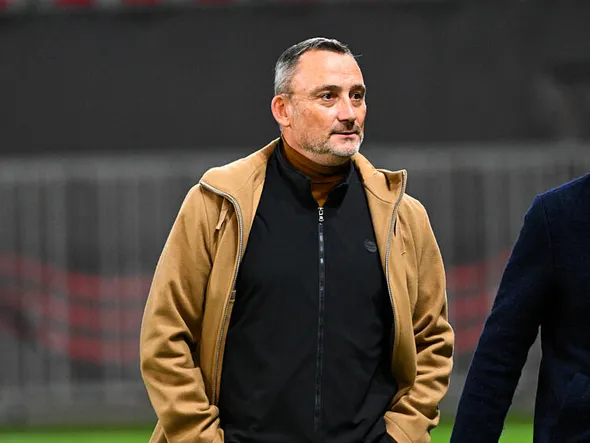 Mercato Rennes : Haise favori pour remplacer Beye, 5 alternatives envisagées