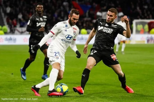 Ligue 1 : l’OL tenu en échec par Amiens, Nîmes enchaîne contre Dijon, Toulouse coule face à Strasbourg