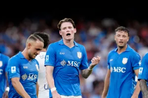 Manchester United : De Laurentiis refroidi par ses exigences à Naples, McTominay au centre d’un nouveau feuilleton mercato ?