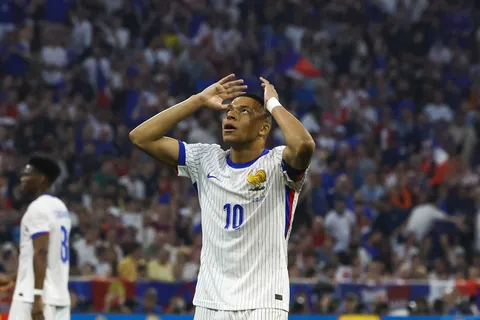 “La faille de San Andreas”, Riolo démonte Mbappé !