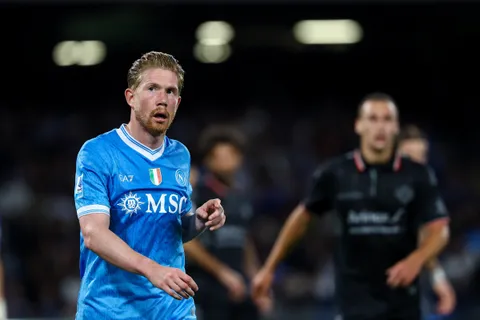 Mercato Arsenal : “il peut nous aider, il sait comment gagner”, De Bruyne réclame le transfert d’un Gunner à Naples