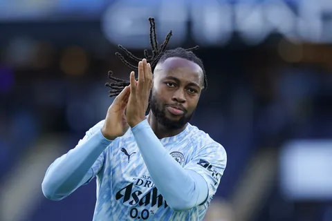 Manchester City : 1 but et 1 passe… Antoine Semenyo, la 1ère recrue du mercato entre déjà dans l’histoire des Citizens